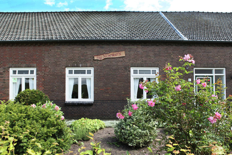 Bij Moeke\'s Bij Moeke\'s